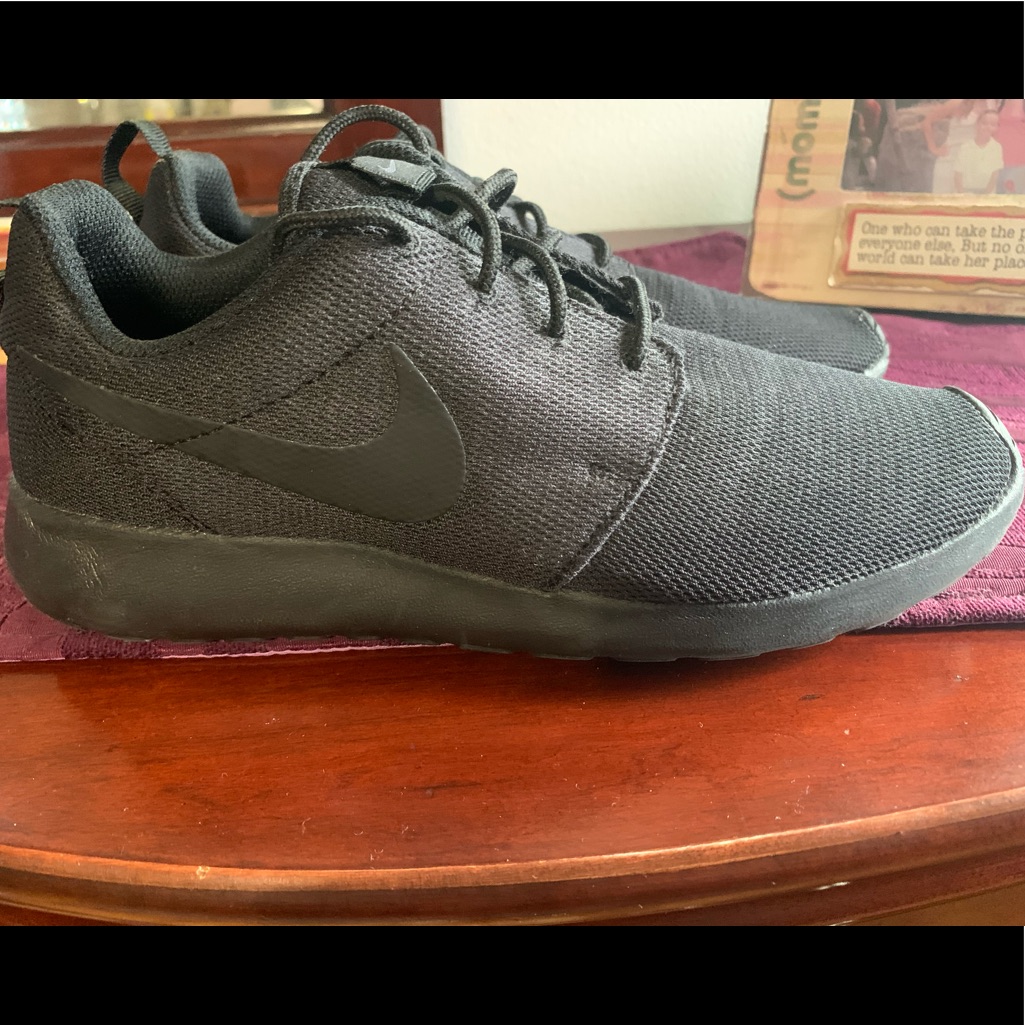 Roshi Nike Womens